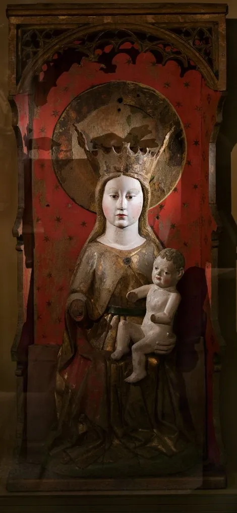 Our Lady of Gudbrandsdalen statue in red