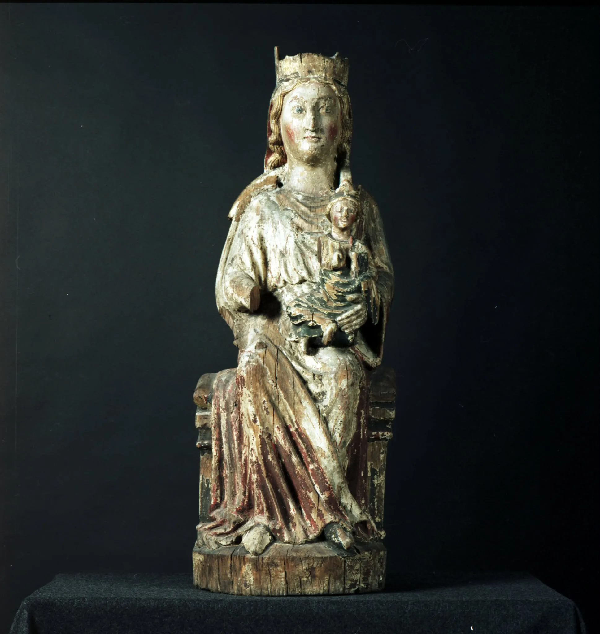 Our Lady of Gudbrandsdalen statue